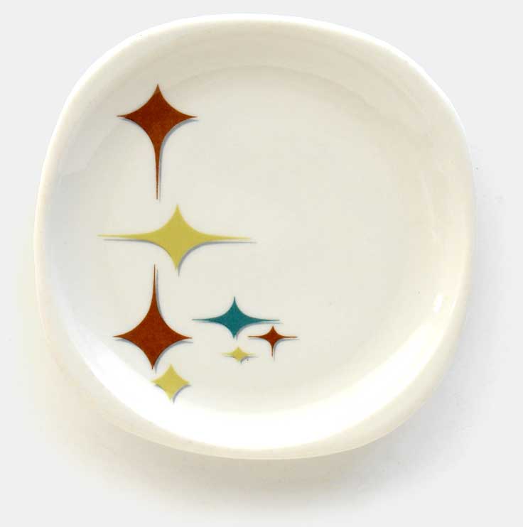 Vintage mid-century modern plate says on back: 'Trend Syracuse..China 97-J U.S.A.' From 'On the Table' at the web's largest private collection of antiques & collectibles: https://www.ericwrobbel.com/collections/table-1.htm