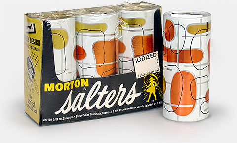 Morton Salters salt shakers in a nice mid-century modern design. Probably made in the 1960s. Morton Salt, Chicago, USA. There were pepper shakers too; the one on the right, outside the package, is pepper and has a 'P' on top instead of an 'S.' From 'On the Table, More!' at the web's largest private collection of antiques & collectibles: https://www.ericwrobbel.com/collections/table-2.htm