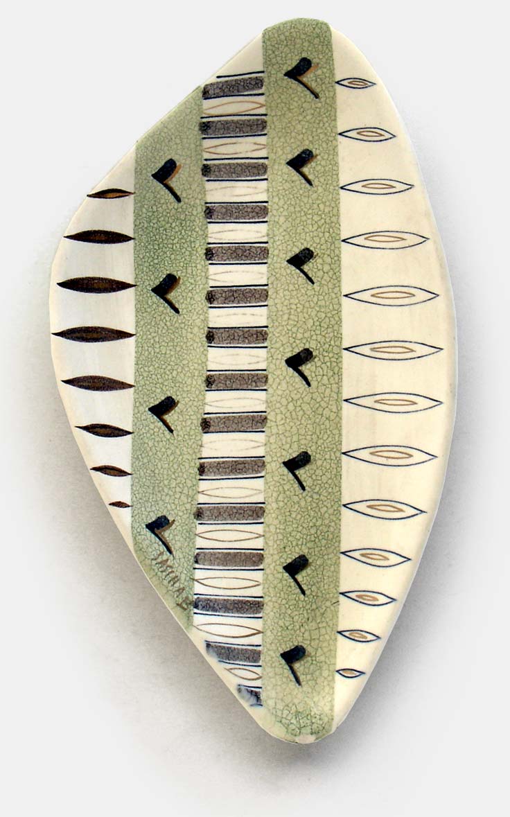 Very nice mid-century candy dish/ashtray/whatever by Sascha Brastoff in Los Angeles, California. It's about 9-1/2 inches long. From 'On the Table, More!' at the web's largest private collection of antiques & collectibles: https://www.ericwrobbel.com/collections/table-2.htm